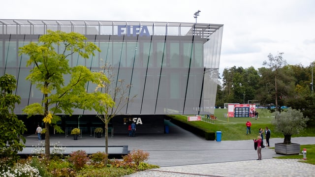 Das Hauptgebäude der Fifa auf dem Zürichberg. Das Hauptgebäude der Fifa auf dem Zürichberg.