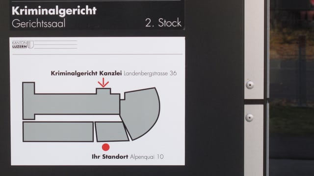 Türbeschriftung beim Kriminalgericht Türbeschriftung beim Kriminalgericht