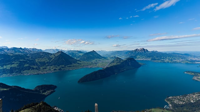 Blick von der Rigi auf den Vierwaldstättersee mit Bürgenstock und Pilatus. Blick von der Rigi auf den Vierwaldstättersee mit Bürgenstock und Pilatus.