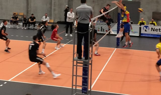Ein Volleyball-Match Ein Volleyball-Match