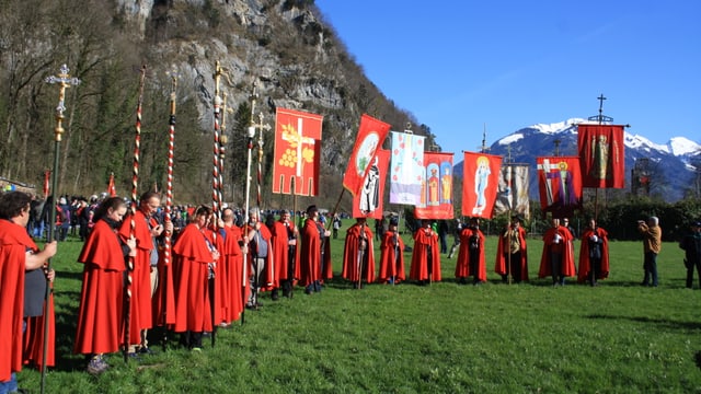 Im März und April gab es viel Sonnenschein, so auch an der Näfelser-Fahrt am 9. April. Im März und April gab es viel Sonnenschein, so auch an der Näfelser-Fahrt am 9. April.