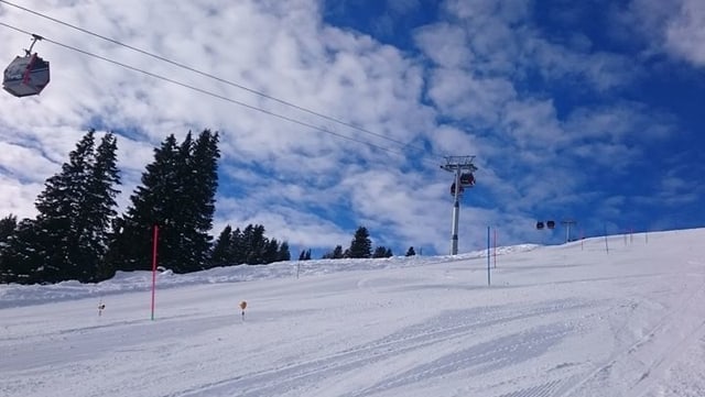 Las pistas da Savogn èn prontas per Marcel Hirscher. Las pistas da Savogn èn prontas per Marcel Hirscher.