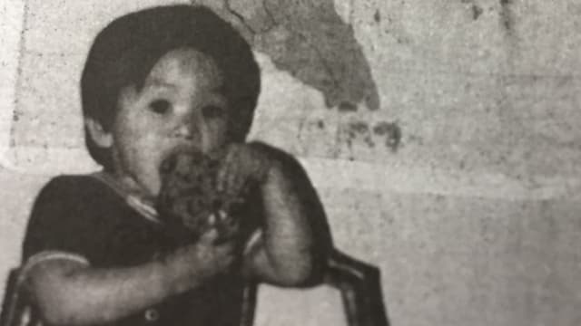 Als Kind einer vietnamesischen Flüchtlingsfamilie kommt Viet Dang 1979 in die Schweiz. Als Kind einer vietnamesischen Flüchtlingsfamilie kommt Viet Dang 1979 in die Schweiz.