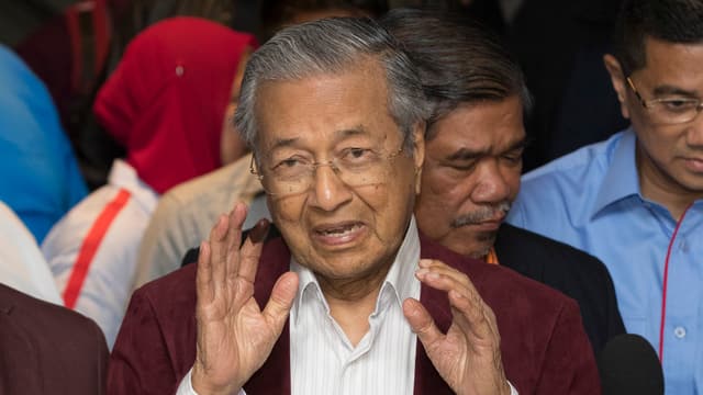 Mahathir Mohamad während einer Erklärung. Mahathir Mohamad während einer Erklärung.