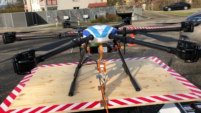 Drohne mit 6 Rotoren Drohne mit 6 Rotoren