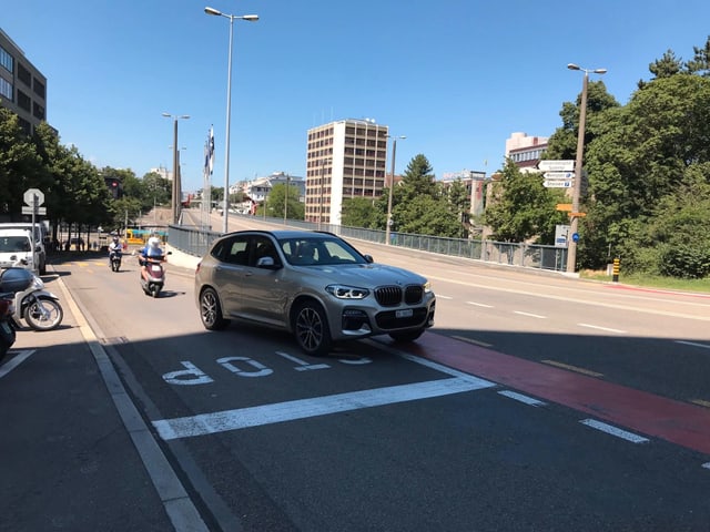 Abgebildet ist der Steinentorberg beim Hinterausgang der Markthalle. Dort sind Fahrradfahrer gefährdet. Abgebildet ist der Steinentorberg beim Hinterausgang der Markthalle. Dort sind Fahrradfahrer gefährdet.