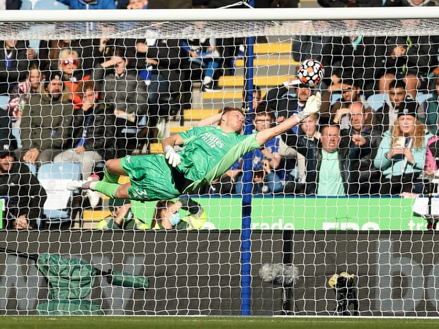 Hechtflug von Aaron Ramsdale.