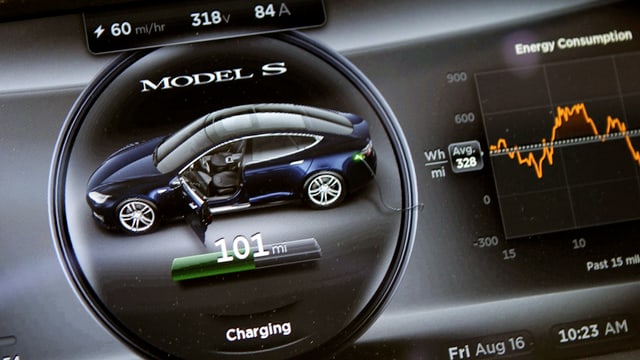 Armaturenbrett im Tesla. Armaturenbrett im Tesla.