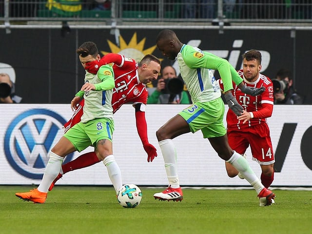 Renato Steffen gegen Franck Ribéry. Renato Steffen gegen Franck Ribéry.