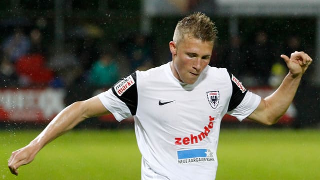 Nach zwei Saisons in der Challenge League mit dem FC Aarau zog es den 20-jährigen Defensivspieler diese Saison nach Italien. Am Aufstieg der Aarauer hatte der U21-Nationalspieler massgeblichen Anteil.