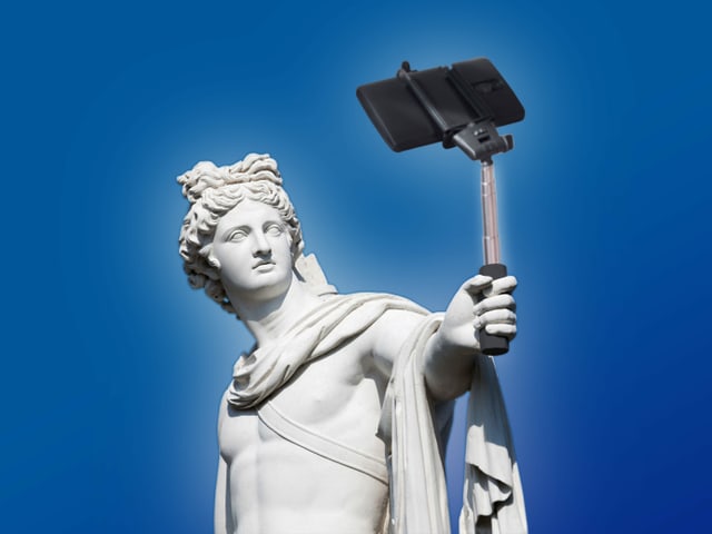 Statue mit Selfie-Stick Statue mit Selfie-Stick