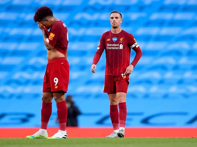 Hängende Köpfe bei den Liverpool-Spielern. Hängende Köpfe bei den Liverpool-Spielern.