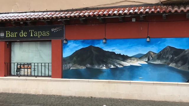 Ein geschlossenes Lokal. Ein geschlossenes Lokal.