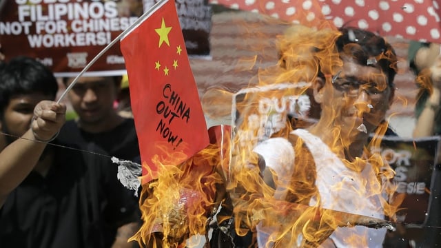 Philippiner protestieren gegen China Philippiner protestieren gegen China