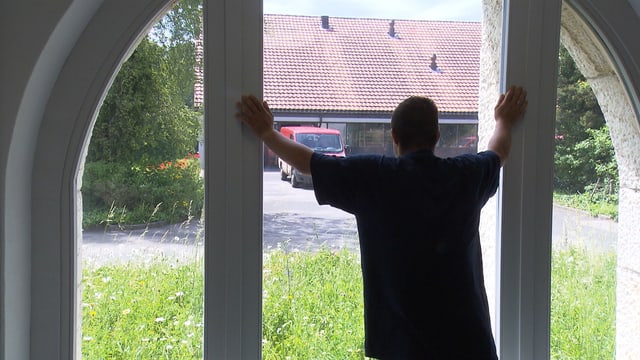 Jugendlicher im Strafvollzug Jugendlicher im Strafvollzug