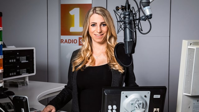 Priska Plump im Studio von Radio SRF 1. Priska Plump im Studio von Radio SRF 1.