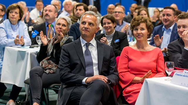 Didier Burkhalter (linke Seite) zusammen mit Ehefrau Friedrun. Didier Burkhalter (linke Seite) zusammen mit Ehefrau Friedrun.