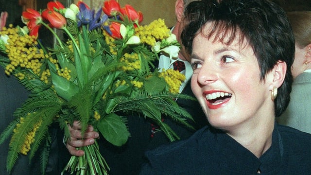 Die lachende Ruth Metzler am Wahltag. Die lachende Ruth Metzler am Wahltag.