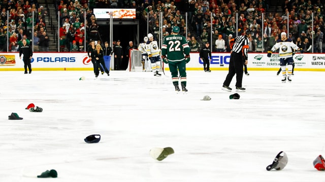 So wurde der Hattrick bejubelt. So wurde der Hattrick bejubelt.