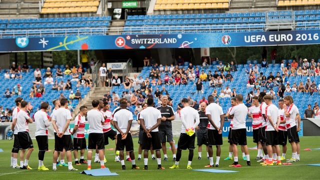 Die Nati trainiert erstmals im Stadion von Montpellier. Die Nati trainiert erstmals im Stadion von Montpellier.