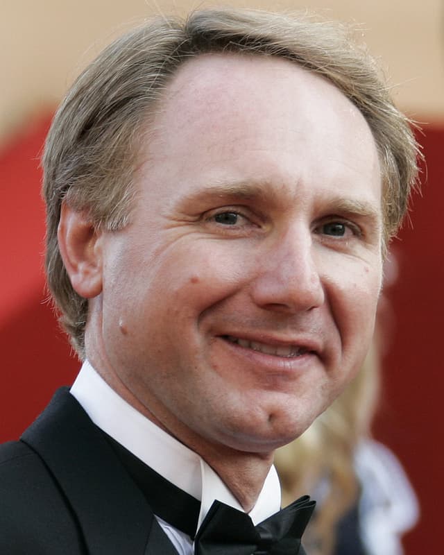 Portrait des Schriftsteller Dan Brown, der freundlich in die Kamera lächelt. Portrait des Schriftsteller Dan Brown, der freundlich in die Kamera lächelt.