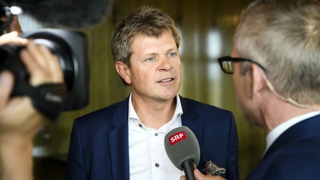 GLP-Parteipräsident Jürg Grossen wird interviewt. GLP-Parteipräsident Jürg Grossen wird interviewt.