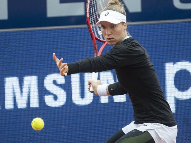 Die Zürcherin besiegt Zhang Shuai in 3 Sätzen. Die Zürcherin besiegt Zhang Shuai in 3 Sätzen.