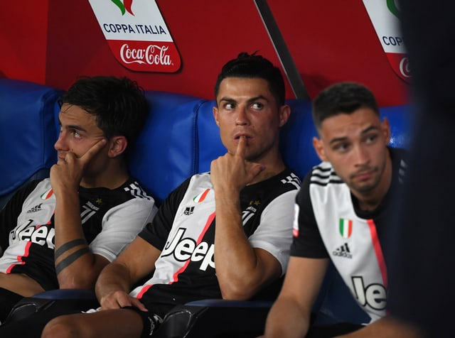 Die Juventus-Stars Dybala und Cristiano Ronaldo nach dem verlorenen Coppa-Final.