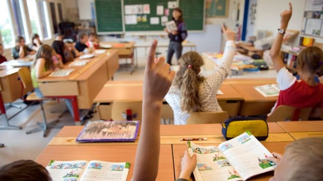 Blick in ein Schulzimmer. Blick in ein Schulzimmer.