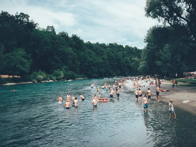 Aare mit Festivalbesucherin Aare mit Festivalbesucherin