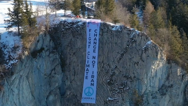 Banner an Felswand Banner an Felswand