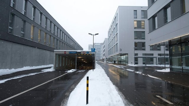 Einfahrt zur Tiefgarage beim Regionalgefängnis. Einfahrt zur Tiefgarage beim Regionalgefängnis.