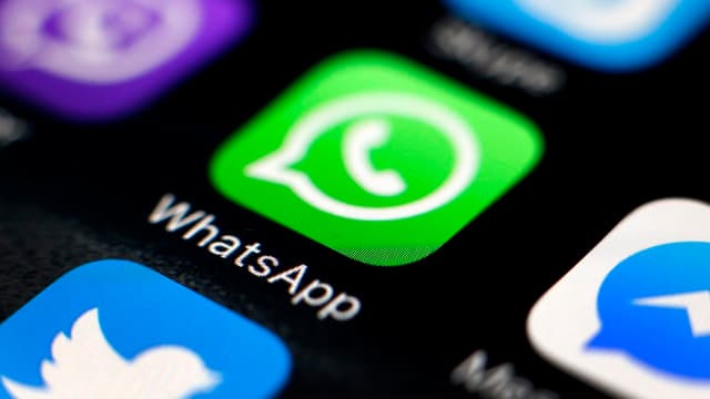 WhatsApp-Logo auf einem Smartphone WhatsApp-Logo auf einem Smartphone