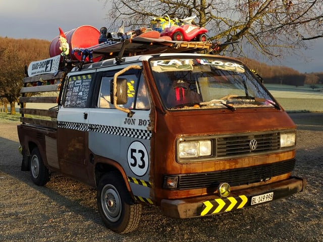 wie SRF 3 Hörer Tobias seinen Hippie-Bus liebevoll nennt.