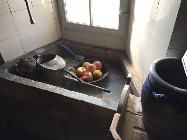 Schüttstein im alten Gärtnerhaus.