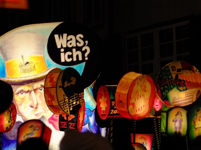 Laterne mit Spruch «Was, ich?»