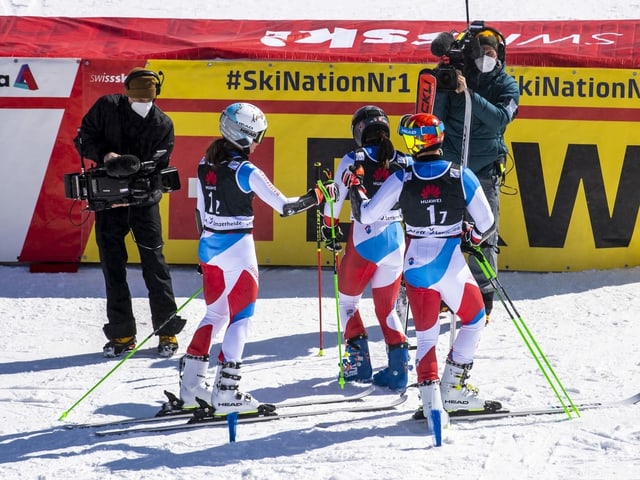 Insgesamt fanden 101 Athleten und Athletinnen Unterschlupf in einem Swiss-Ski-Kader. Insgesamt fanden 101 Athleten und Athletinnen Unterschlupf in einem Swiss-Ski-Kader.