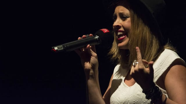 Shana Pearson singt auf der RTS-Bühne