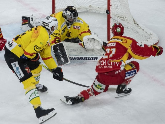 Szene aus dem Spiel Biel gegen Bern Szene aus dem Spiel Biel gegen Bern