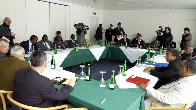 Auf dem Bürgenstock hoch über dem Vierwaldstättersee besiegelten die Konfliktparteien den Friedensvertrag im Sudan. Auf dem Bürgenstock hoch über dem Vierwaldstättersee besiegelten die Konfliktparteien den Friedensvertrag im Sudan.