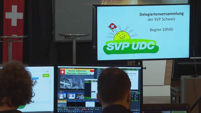 Zu sehen Techniker an der SVP-Online-Delegiertenversammlung. Zu sehen Techniker an der SVP-Online-Delegiertenversammlung.
