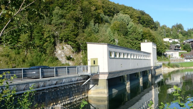 Stau- und Stromanlage beim See Stau- und Stromanlage beim See