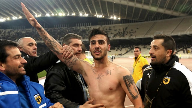 Katidis könnte seine Karriere mit dem Hitlergruss beendet haben. Katidis könnte seine Karriere mit dem Hitlergruss beendet haben.