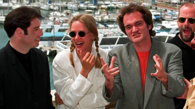John Travolta, Uma Thurman, Quentin Tarantino und Bruce Willis auf dem Filmfestival von Cannes 1994. John Travolta, Uma Thurman, Quentin Tarantino und Bruce Willis auf dem Filmfestival von Cannes 1994.