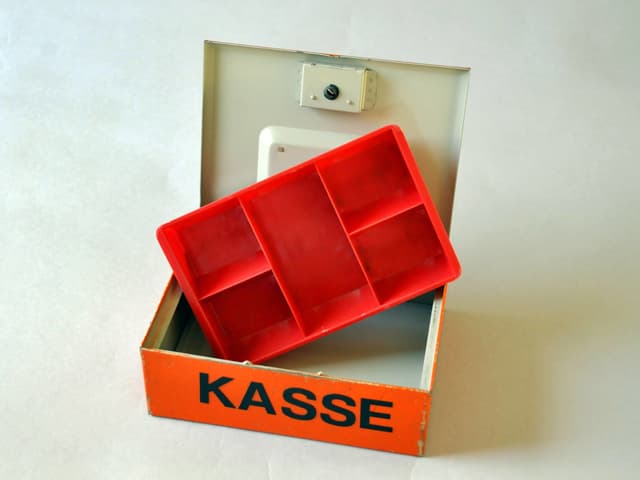 Leere Kasse. Leere Kasse.