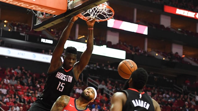 Clint Capela mit einem Dunk Clint Capela mit einem Dunk