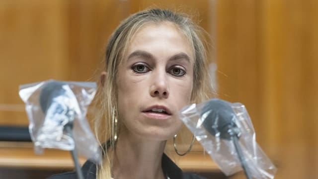 Meret Schneider von den Grünen bei einer Rede im Nationalrat Meret Schneider von den Grünen bei einer Rede im Nationalrat