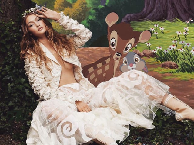 Gigi Hadid im künstlichen Wald