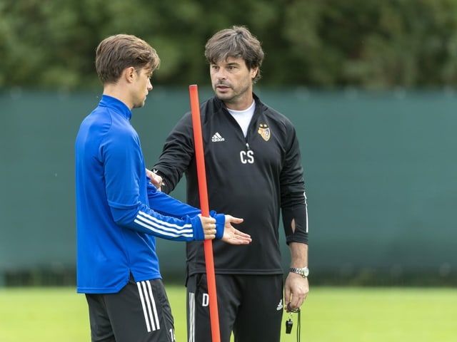 Trainer Ciriaco Sforza und Captain Valentin Stocker im Training Trainer Ciriaco Sforza und Captain Valentin Stocker im Training