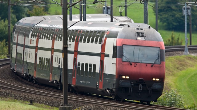 SBB-Zug in einer Kurve SBB-Zug in einer Kurve